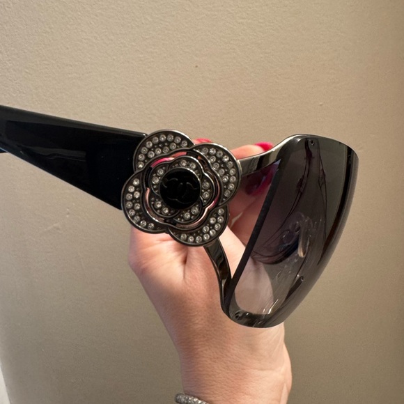 Chanel Camellia Shield Sunglasses 100% Authentic - Picture 11 of 12